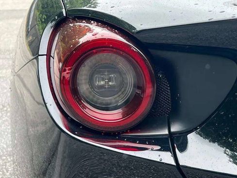 Used 2020 Ferrari Portofino Base image 45