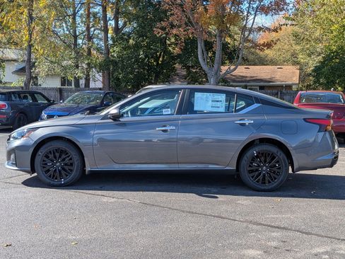 New 2025 Nissan Altima 2.5 SV image 5