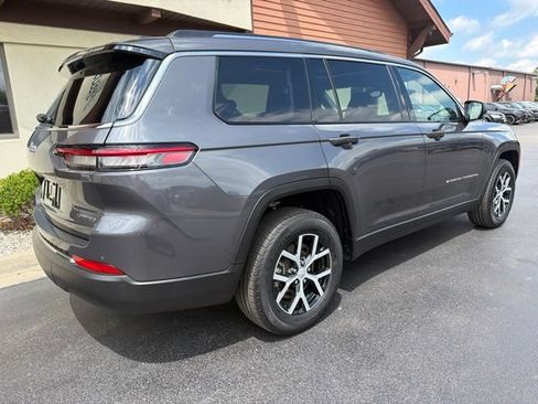 Used 2023 Jeep Grand Cherokee L Limited AWD/4WD image 11