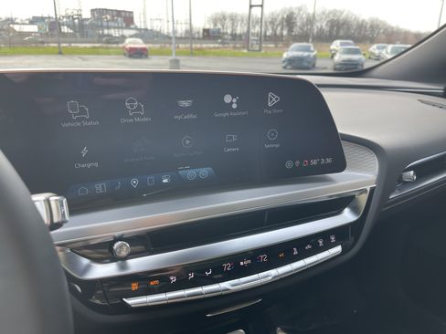 Used 2025 Cadillac Lyriq Luxury image 15