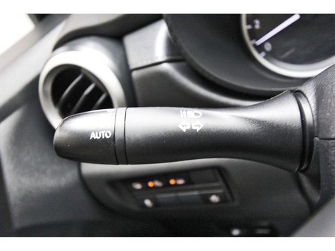 Used 2025 Nissan Versa S w/ Trunk Package image 15