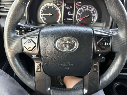 Used 2021 Toyota 4Runner TRD Off-Road Premium w/ Moonroof Package AWD/4WD image 27