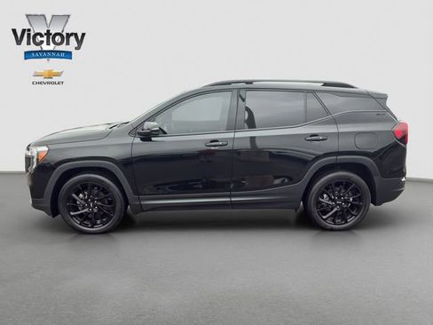 Used 2023 GMC Terrain SLT w/ Elevation Edition FWD image 4