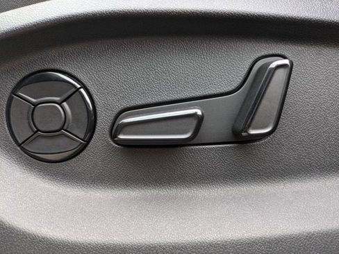 New 2026 Volkswagen Tiguan SE R-Line FWD image 19