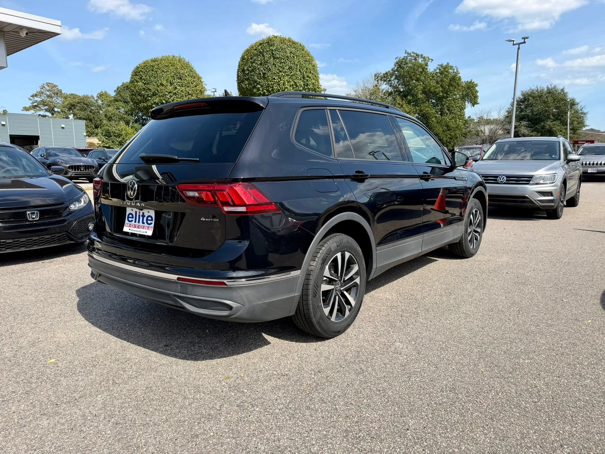 Used 2022 Volkswagen Tiguan S AWD/4WD image 7