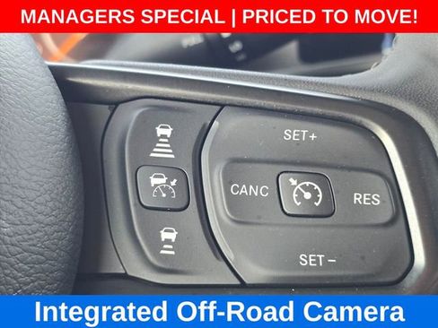Used 2025 Jeep Gladiator Mojave w/ Convenience Group AWD/4WD image 30