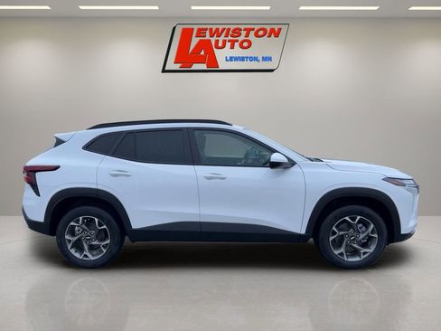 New 2026 Chevrolet Trax LT FWD image 6