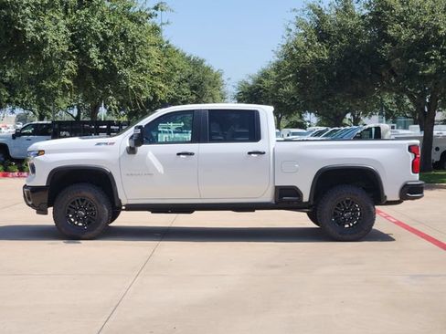 New 2026 Chevrolet Silverado 2500 ZR2 AWD/4WD image 13