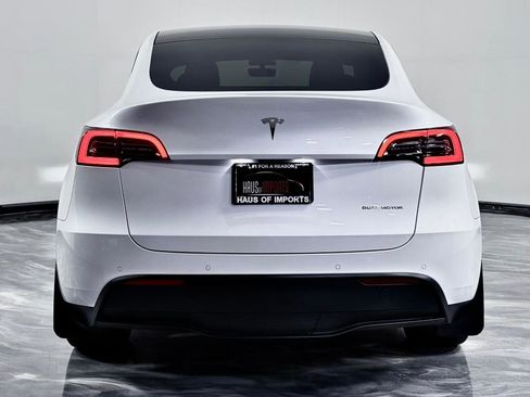 Used 2022 Tesla Model Y Long Range AWD/4WD image 8