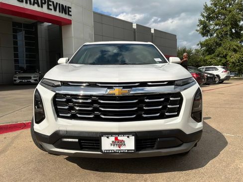Used 2025 Chevrolet Equinox LT FWD image 3