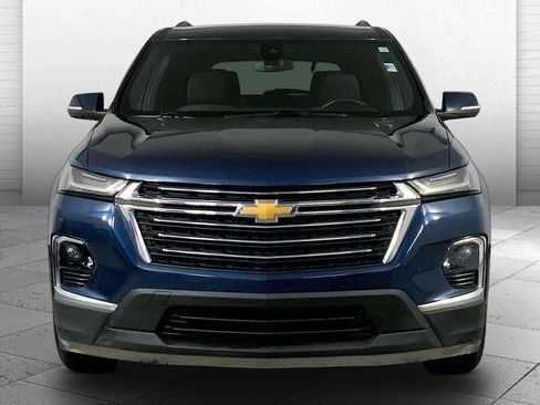 Used 2023 Chevrolet Traverse LT FWD image 2