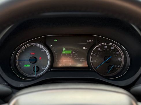 Used 2023 Toyota Venza LE image 14