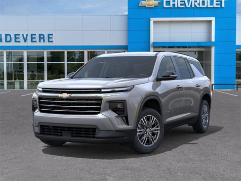 New 2026 Chevrolet Traverse LT w/ Driver Confidence Package image 6