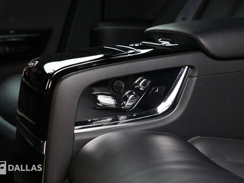 Used 2023 Rolls-Royce Phantom Sedan w/ The Phantom Package image 38