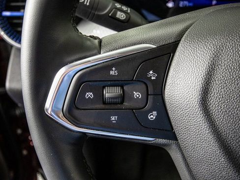 Used 2025 Chevrolet Trax LT w/ LT Convenience Package image 20