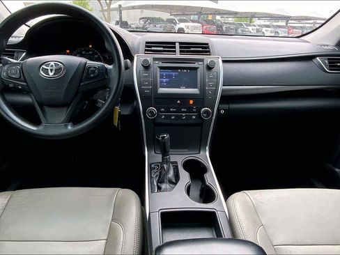 Used 2015 Toyota Camry LE FWD image 16