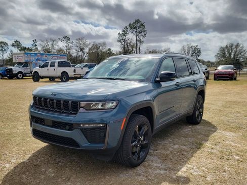 New 2026 Jeep Grand Cherokee L Limited w/ Trailer Tow Package RWD image 2