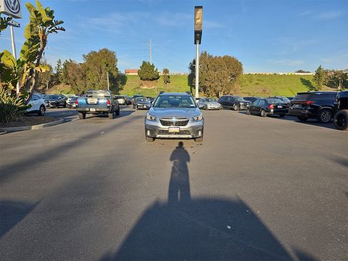 Used 2020 Subaru Outback Limited w/ Popular Package #2 image 2