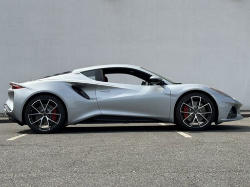 Used 2025 Lotus Emira RWD image 8