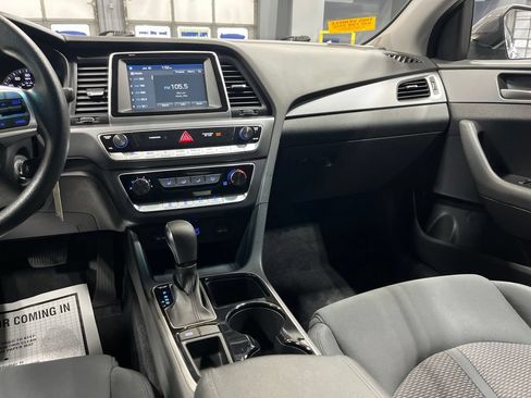 Used 2018 Hyundai Sonata SE FWD image 26
