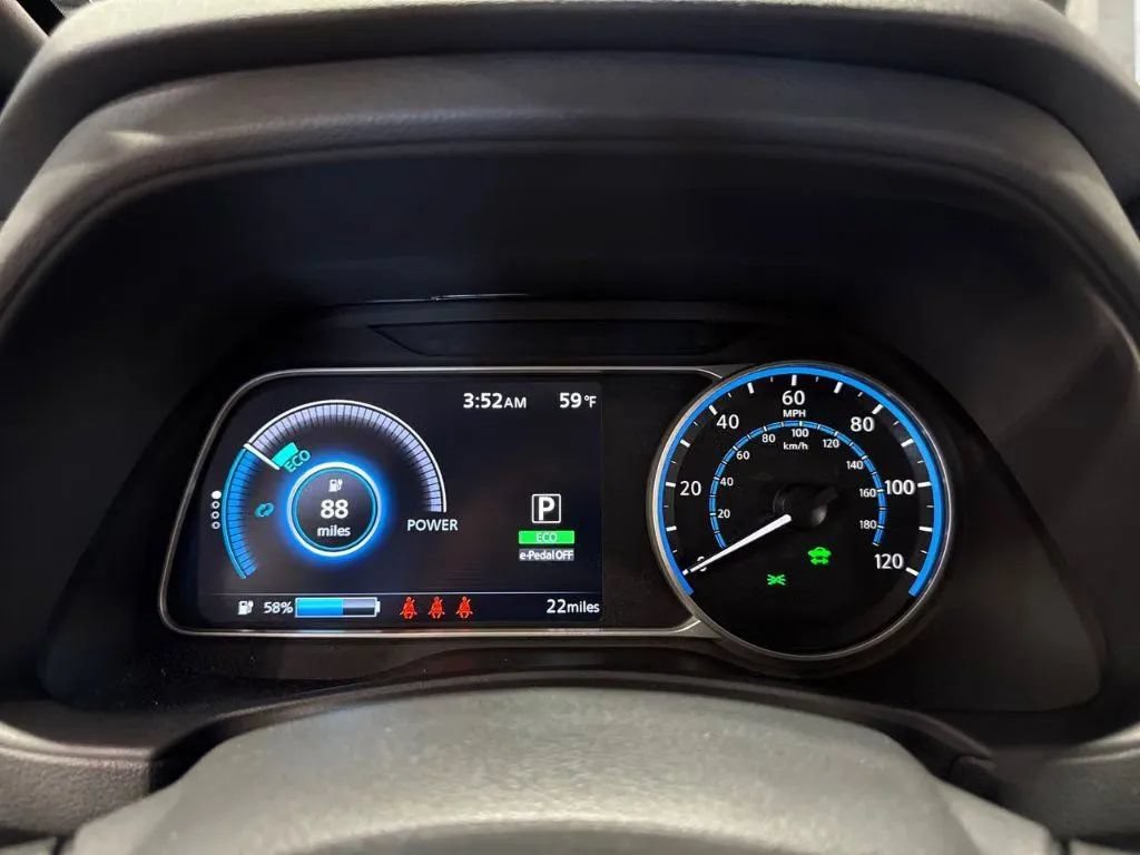 Used 2025 Nissan Leaf S FWD image 13