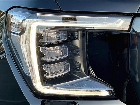 Used 2023 GMC Yukon Denali Ultimate image 29