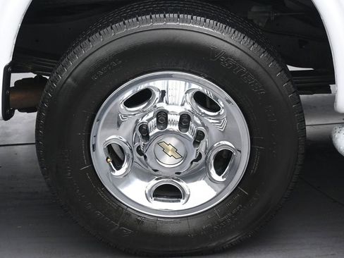 Used 2024 Chevrolet Express 2500 w/ Driver Convenience Package image 28