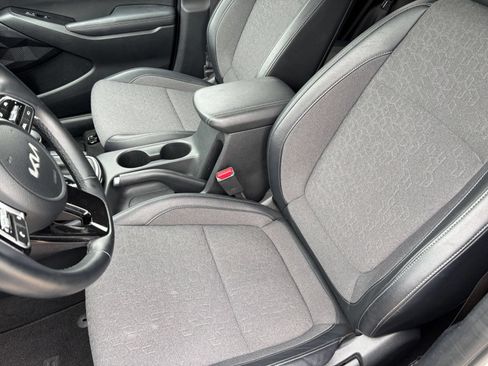 Used 2025 Kia Seltos S FWD image 38
