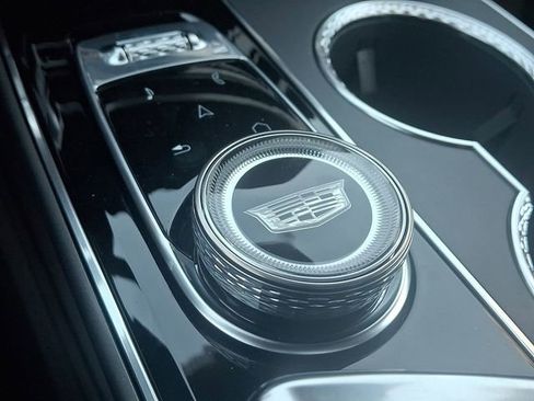 New 2026 Cadillac Lyriq Luxury AWD/4WD image 12
