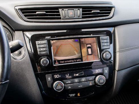 Used 2018 Nissan Rogue SL image 20