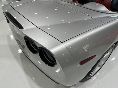 Used 2006 Chevrolet Corvette Convertible w/ Preferred Equipment Group RWD image 33