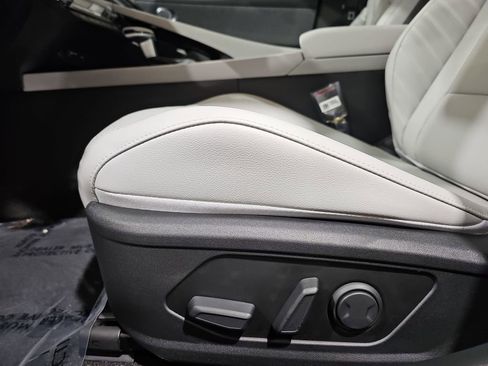 New 2026 Hyundai Elantra Limited image 27