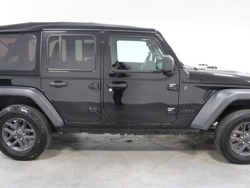 Used 2024 Jeep Wrangler Unlimited Sport AWD/4WD image 11