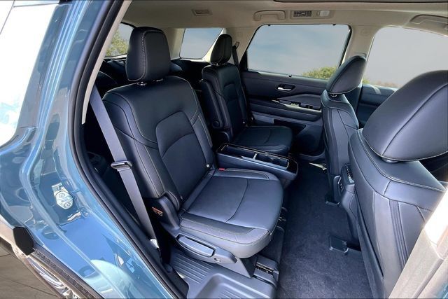 New 2026 Nissan Pathfinder SL w/ SL Premium Package FWD image 10