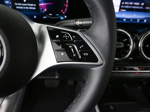 New 2026 Mercedes-Benz GLB 250 image 11