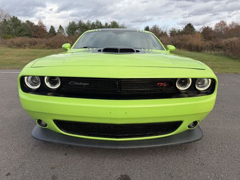 Used 2015 Dodge Challenger R/T image 11