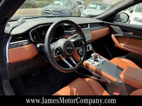 Used 2025 Jaguar F-PACE R-Dynamic S image 11