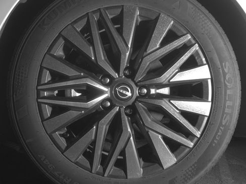 Used 2025 Nissan Altima 2.5 SV image 12