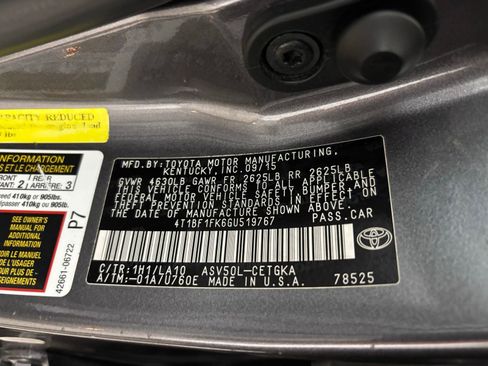 Used 2016 Toyota Camry image 28