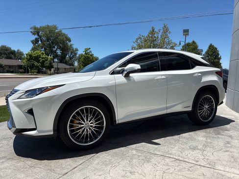 Used 2018 Lexus RX 450h AWD w/ Premium Package image 4