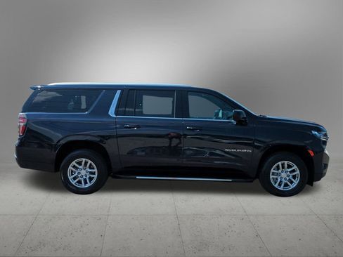 Used 2022 Chevrolet Suburban LT image 9