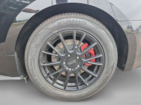 Used 2015 Ford Mustang Coupe RWD image 21