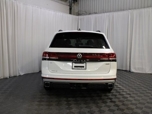 New 2026 Volkswagen Atlas Peak Edition image 27