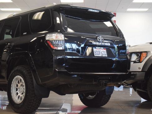 Used 2014 Toyota 4Runner SR5 AWD/4WD image 23