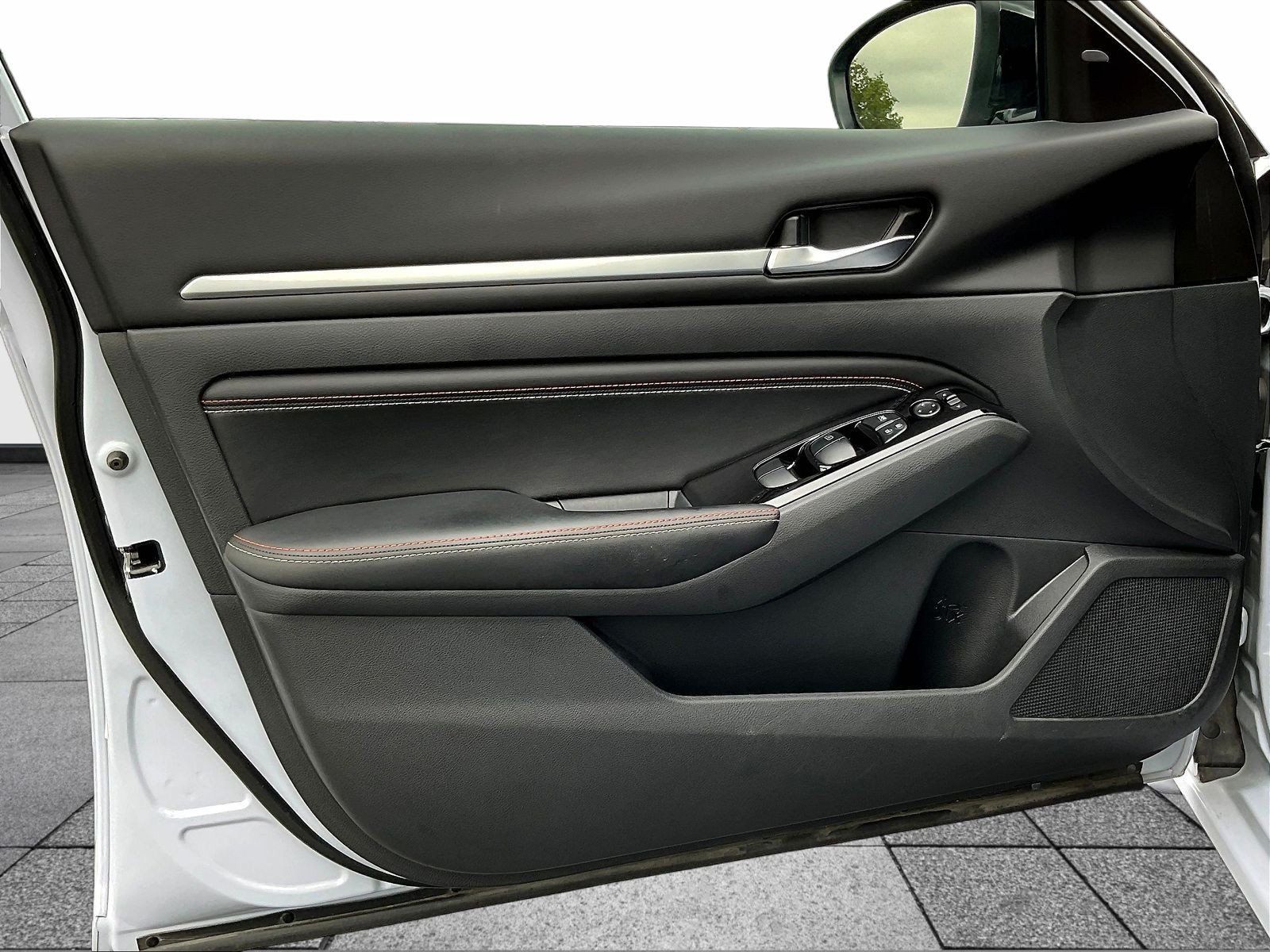 Certified 2023 Nissan Altima 2.5 SR w/ SR Premium Package FWD image 22