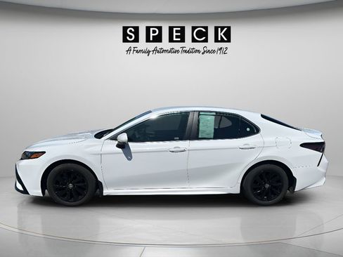 Used 2024 Toyota Camry SE FWD image 2