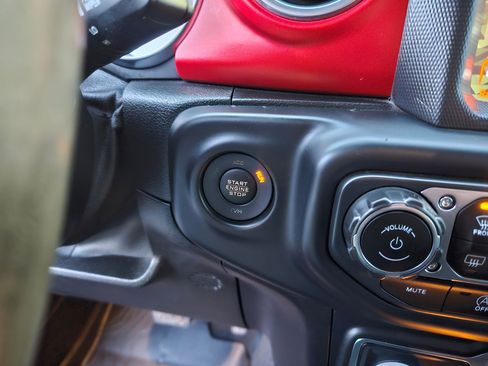 Used 2018 Jeep Wrangler Unlimited Rubicon image 21