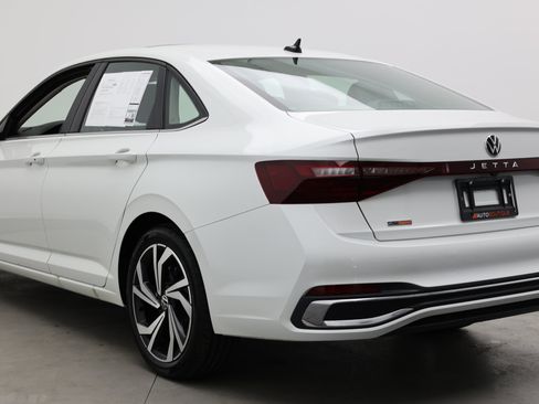 Used 2026 Volkswagen Jetta SEL FWD image 6