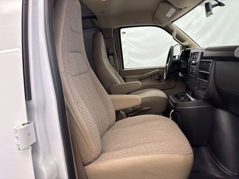 New 2026 GMC Savana 2500 w/ Driver Convenience Package RWD image 25