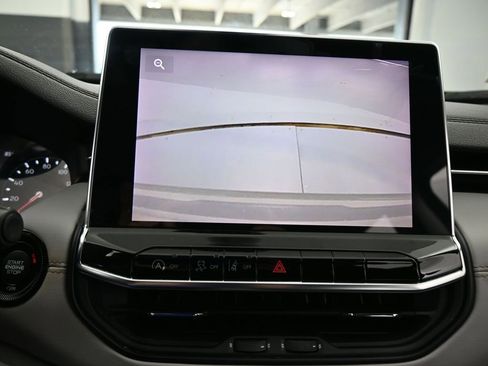 Used 2022 Jeep Compass Limited image 20